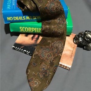 Authentic Valentino Men’s Necktie, Vintage 100% Silk, Made in Italy.